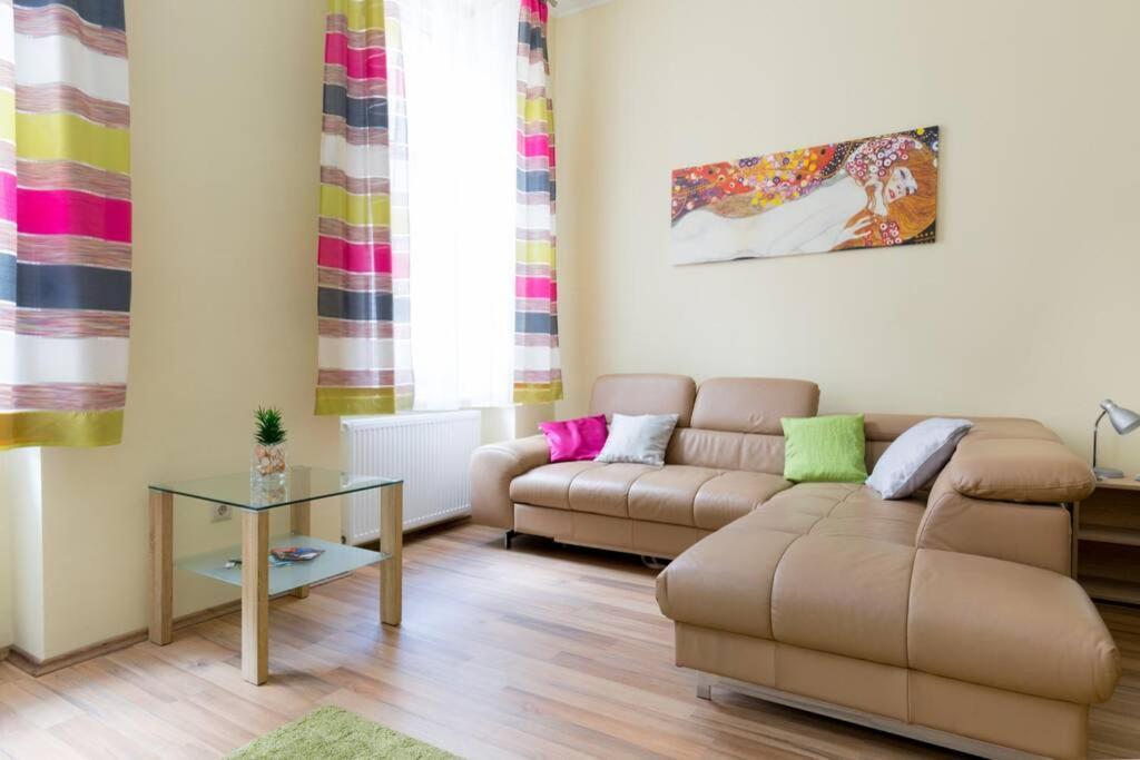 Luxury In The Center Apartamento Budapest